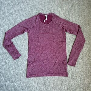 Lululemon- Swiftly Tech Long-Sleeve Shirt 2.0 Like New in Size 8